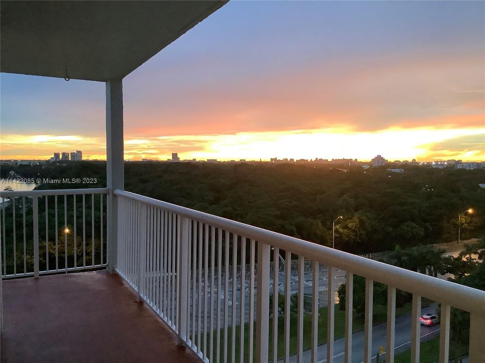 Recently Sold: $740,000 (3 beds, 2 baths, 1435 Square Feet)