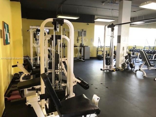 Recently Sold: $740,000 (3 beds, 2 baths, 1435 Square Feet)