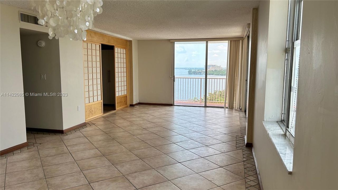 Recently Sold: $740,000 (3 beds, 2 baths, 1435 Square Feet)