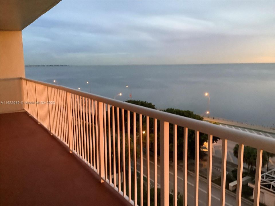 Recently Sold: $740,000 (3 beds, 2 baths, 1435 Square Feet)