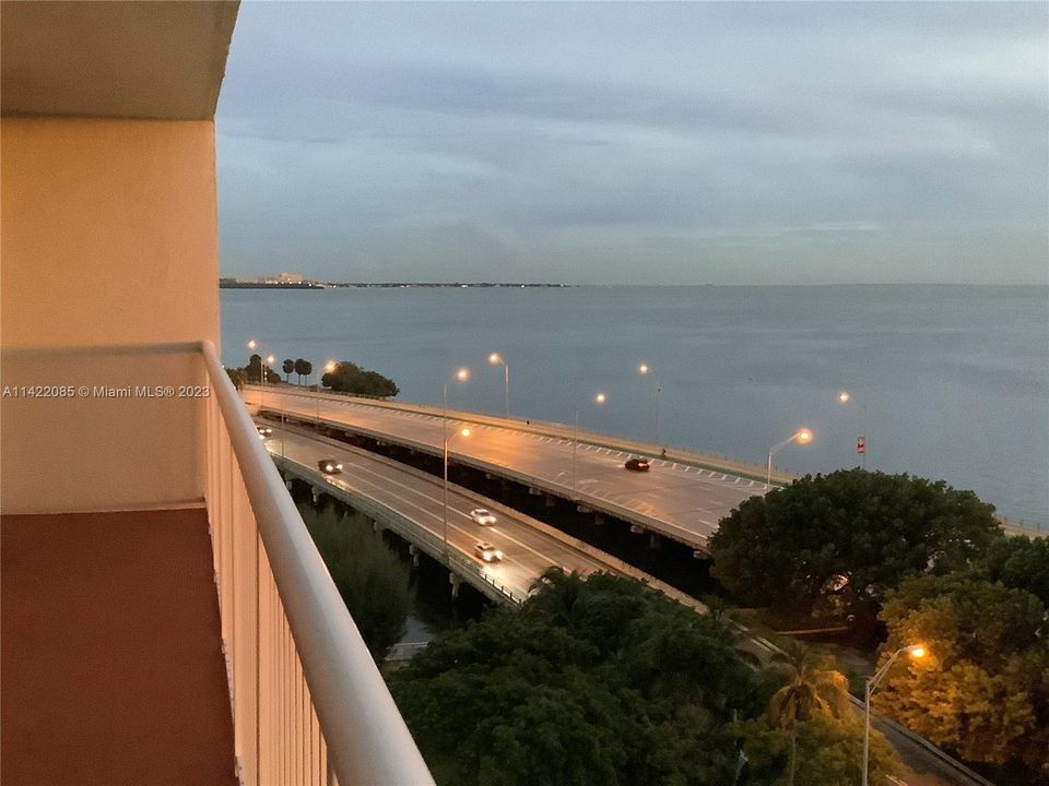 Recently Sold: $740,000 (3 beds, 2 baths, 1435 Square Feet)