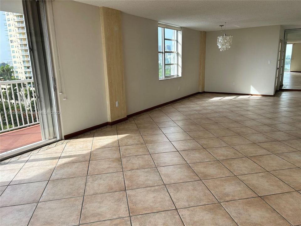 Recently Sold: $740,000 (3 beds, 2 baths, 1435 Square Feet)