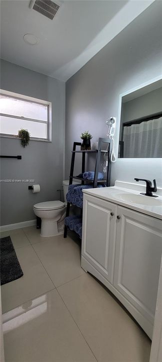 Recently Rented: $3,300 (3 beds, 2 baths, 1400 Square Feet)