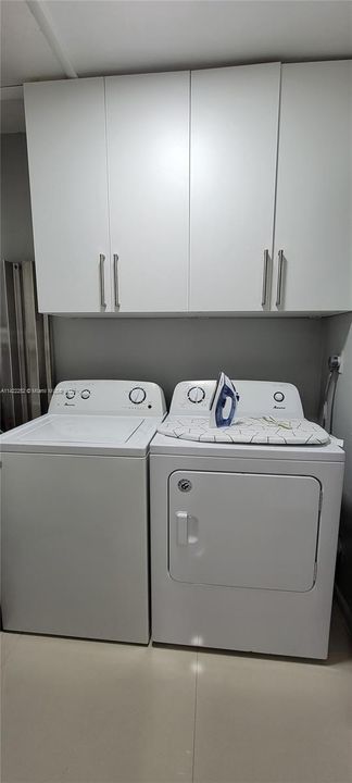 Recently Rented: $3,300 (3 beds, 2 baths, 1400 Square Feet)