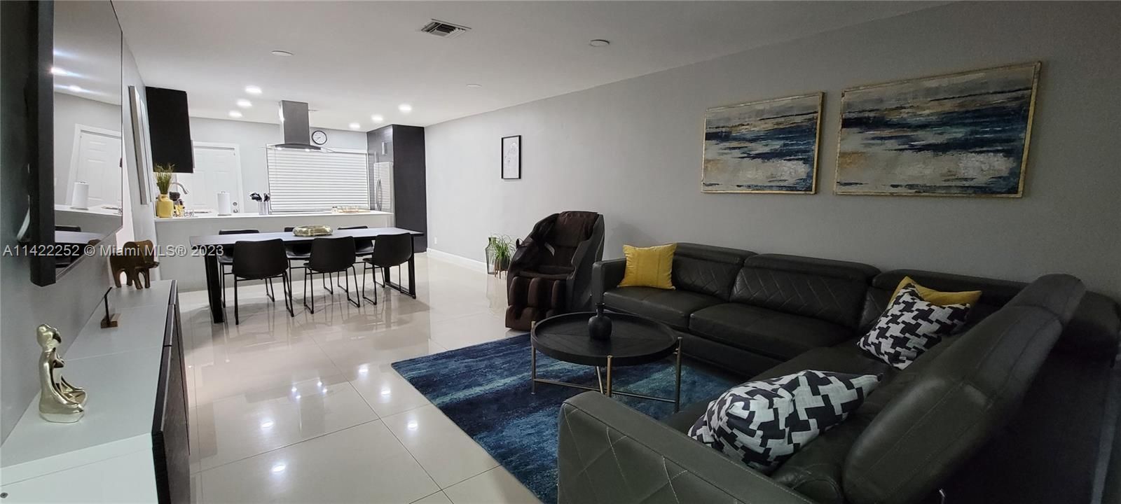 Recently Rented: $3,300 (3 beds, 2 baths, 1400 Square Feet)