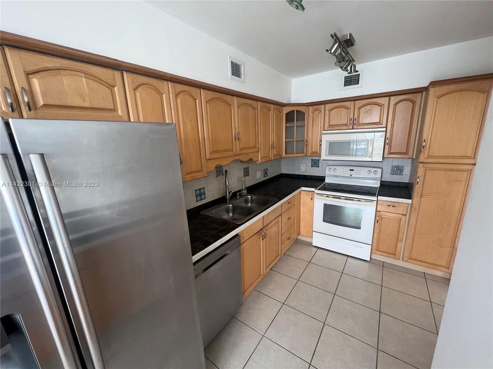 Recently Sold: $498,000 (1 beds, 1 baths, 1145 Square Feet)