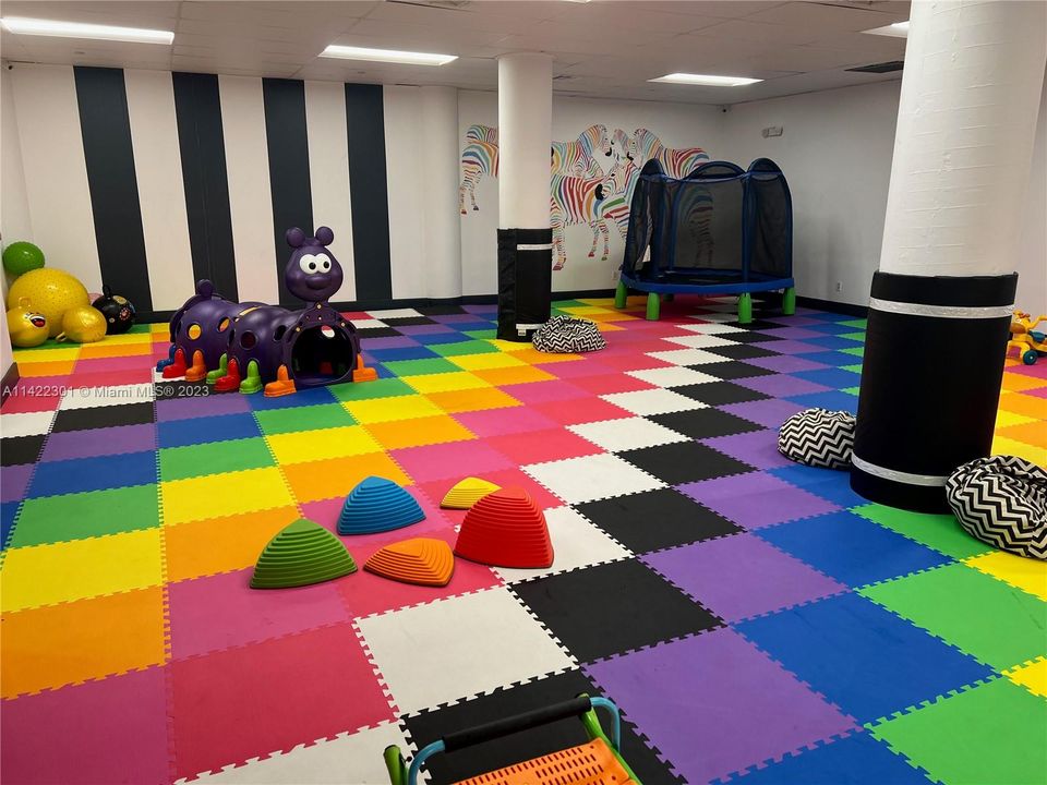 Recently Sold: $498,000 (1 beds, 1 baths, 1145 Square Feet)