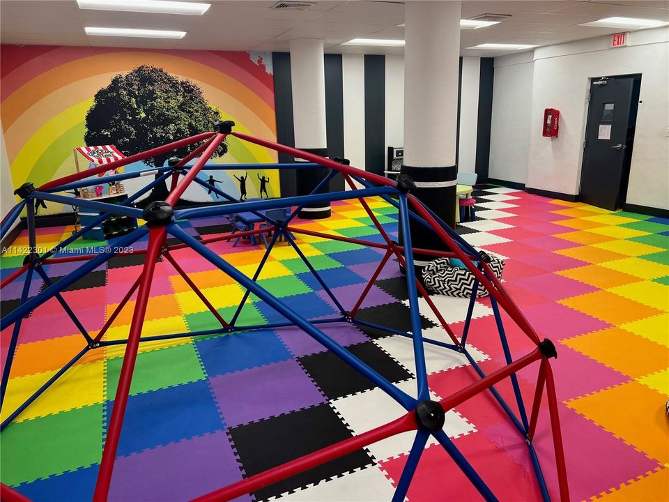 Recently Sold: $498,000 (1 beds, 1 baths, 1145 Square Feet)