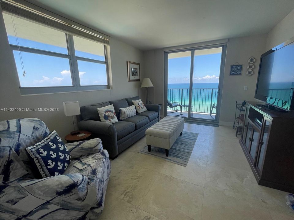 Recently Rented: $5,000 (2 beds, 2 baths, 1173 Square Feet)