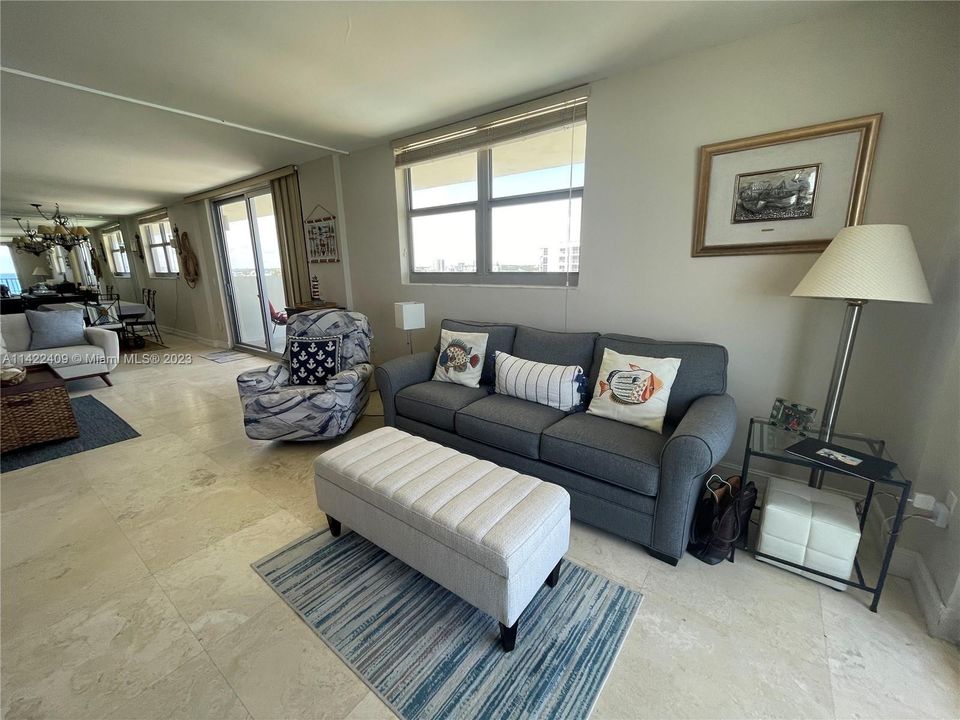 Recently Rented: $5,000 (2 beds, 2 baths, 1173 Square Feet)