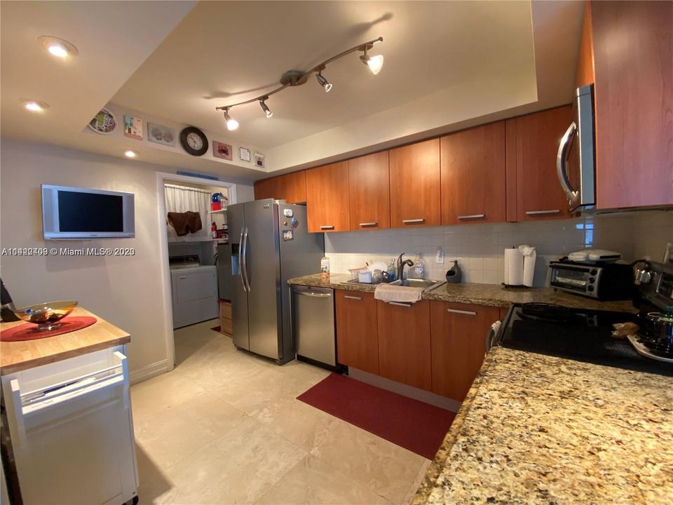 Recently Rented: $5,000 (2 beds, 2 baths, 1173 Square Feet)