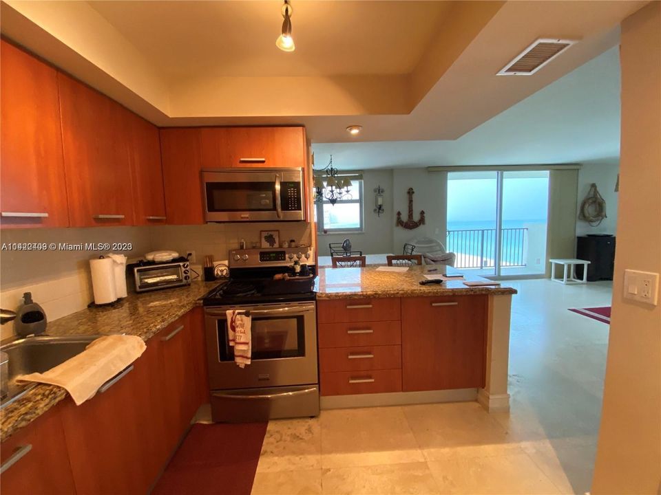 Recently Rented: $5,000 (2 beds, 2 baths, 1173 Square Feet)