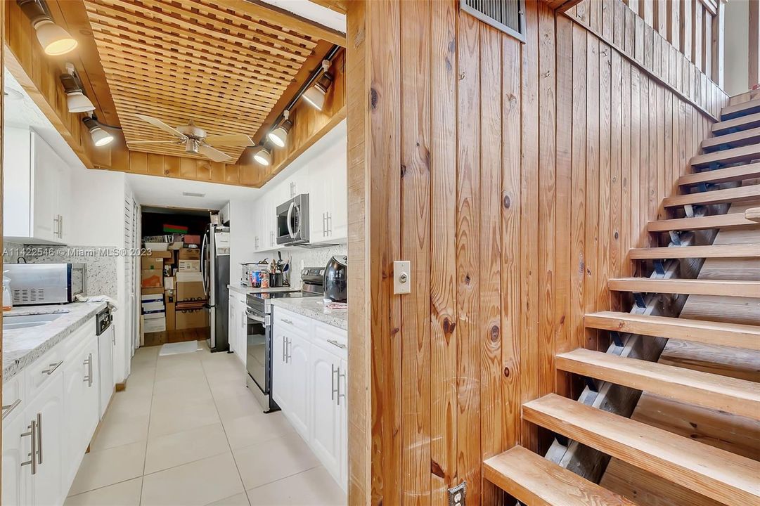 Recently Sold: $470,000 (4 beds, 3 baths, 2810 Square Feet)