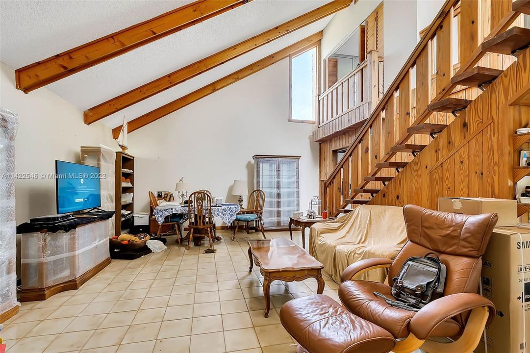 Recently Sold: $470,000 (4 beds, 3 baths, 2810 Square Feet)