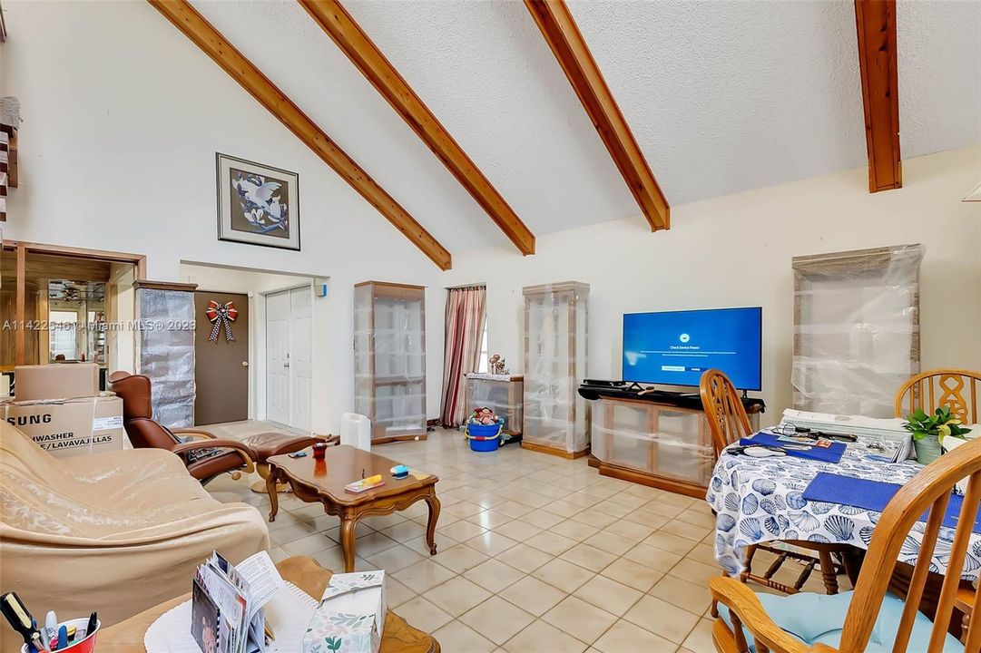 Recently Sold: $470,000 (4 beds, 3 baths, 2810 Square Feet)