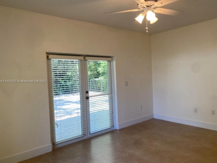 Recently Rented: $3,950 (3 beds, 2 baths, 1616 Square Feet)
