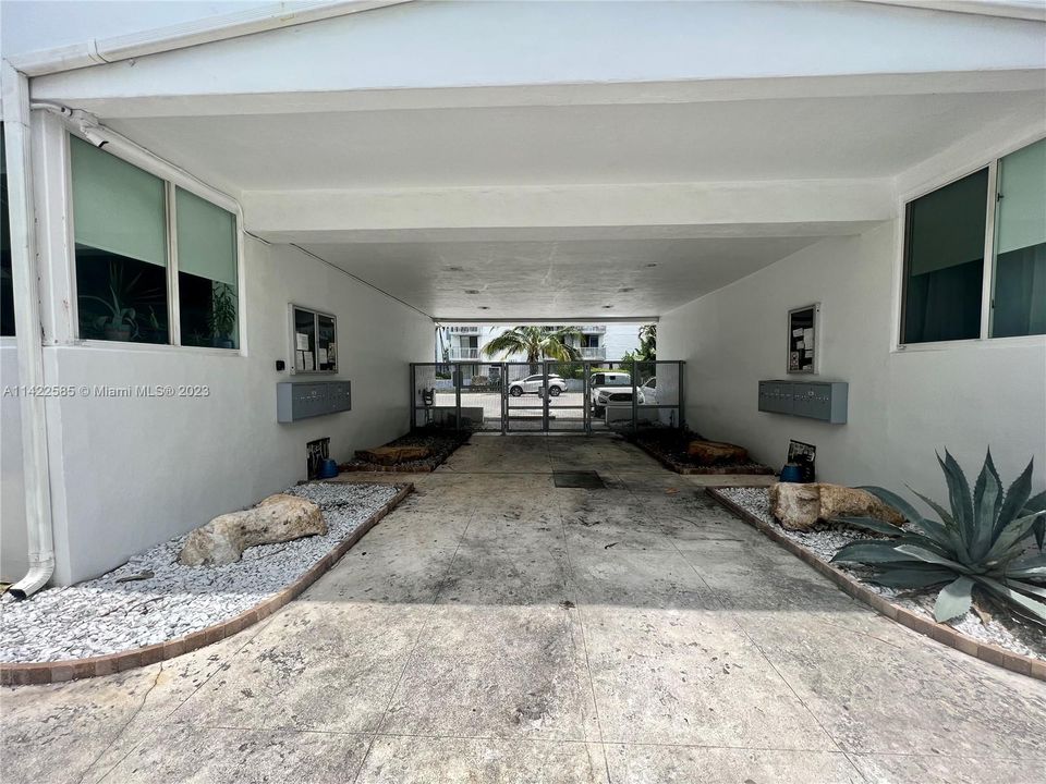 Недавно арендовано: $2,000 (1 спален, 1 ванн, 800 Квадратных фут)