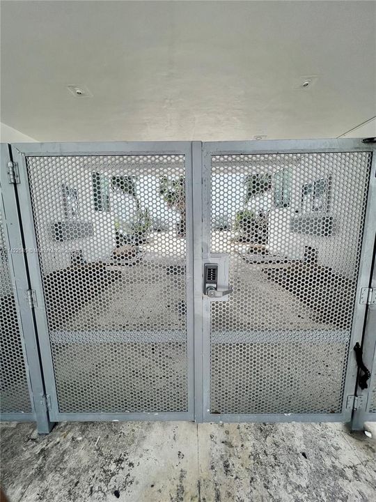 Недавно арендовано: $2,000 (1 спален, 1 ванн, 800 Квадратных фут)