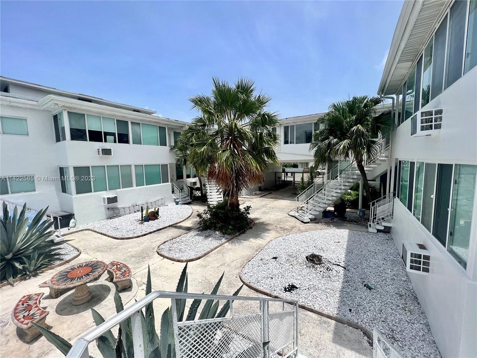 Недавно арендовано: $2,000 (1 спален, 1 ванн, 800 Квадратных фут)