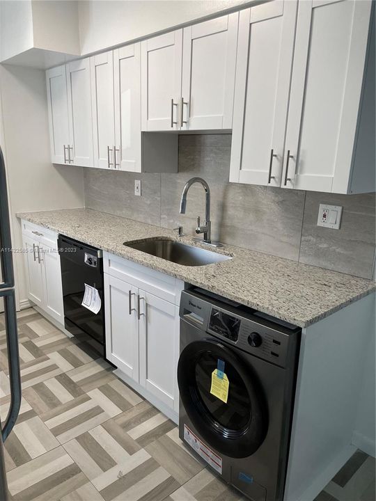 Недавно арендовано: $2,000 (1 спален, 1 ванн, 800 Квадратных фут)