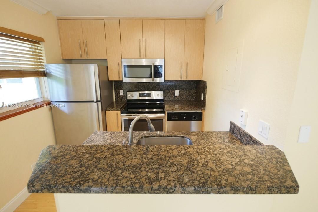 For Sale: $221,900 (2 beds, 1 baths, 675 Square Feet)