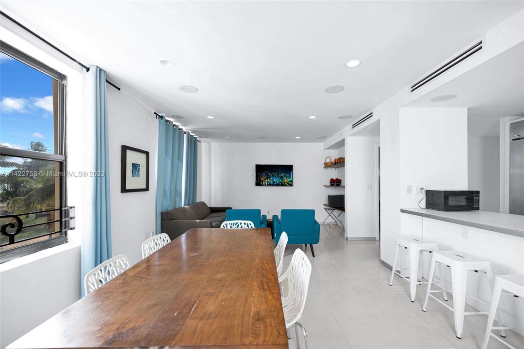 Vendido Recientemente: $1,400,000 (4 camas, 3 baños, 1622 Pies cuadrados)