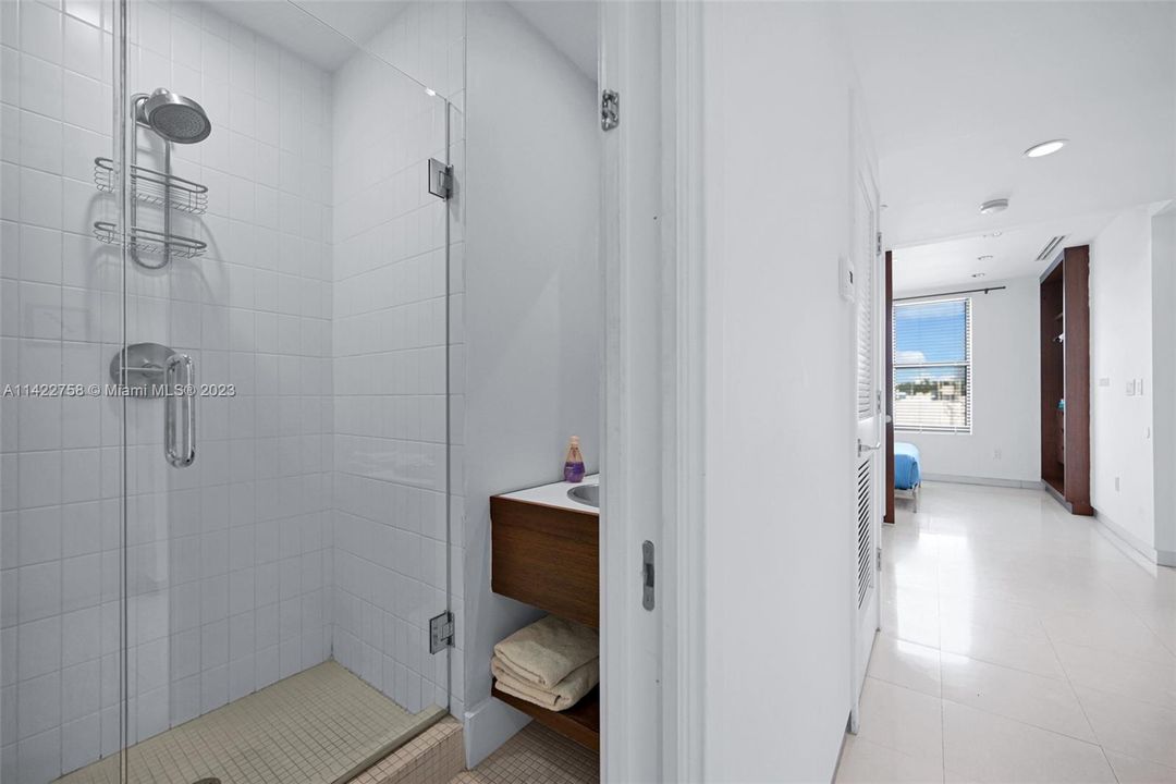 Vendido Recientemente: $1,400,000 (4 camas, 3 baños, 1622 Pies cuadrados)