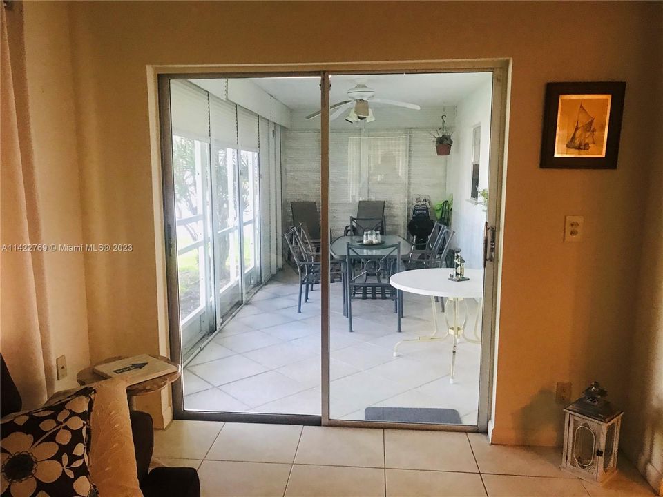 Recently Rented: $2,400 (2 beds, 2 baths, 1317 Square Feet)