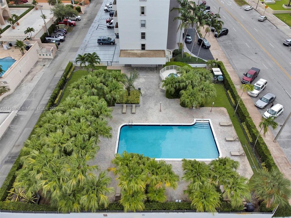 Recently Sold: $448,555 (2 beds, 1 baths, 899 Square Feet)