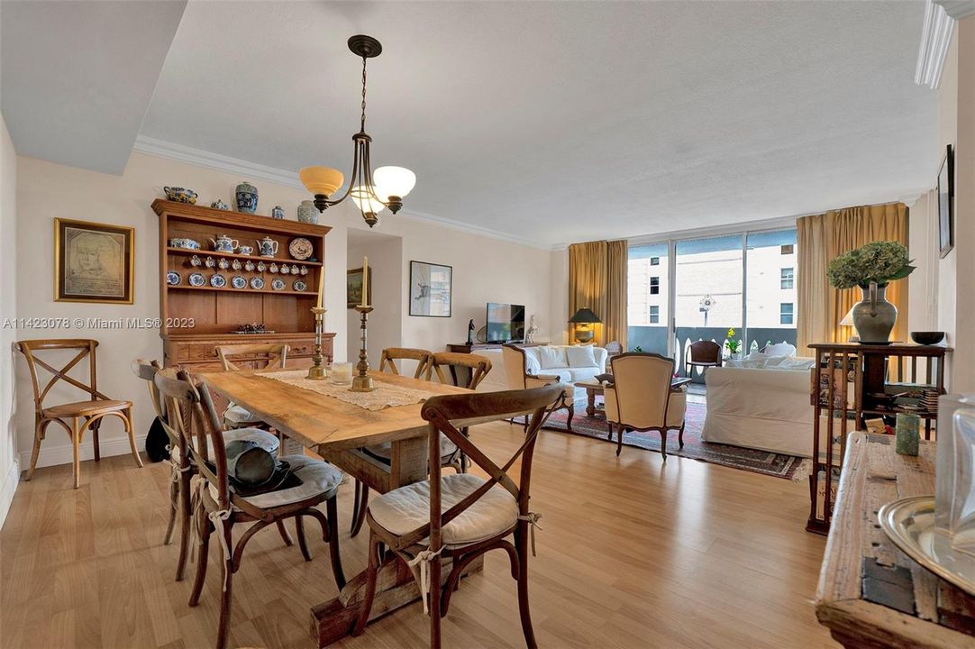 Recently Sold: $448,555 (2 beds, 1 baths, 899 Square Feet)