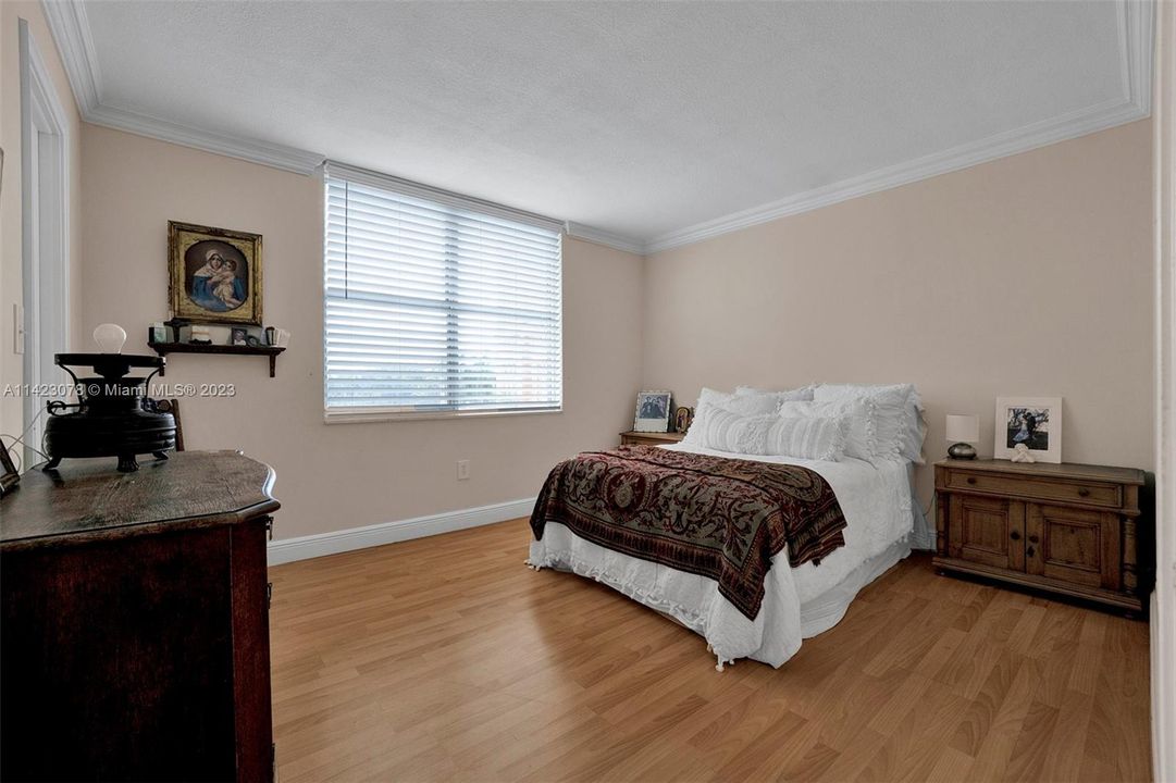 Recently Sold: $448,555 (2 beds, 1 baths, 899 Square Feet)