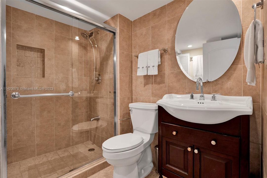 Recently Sold: $448,555 (2 beds, 1 baths, 899 Square Feet)