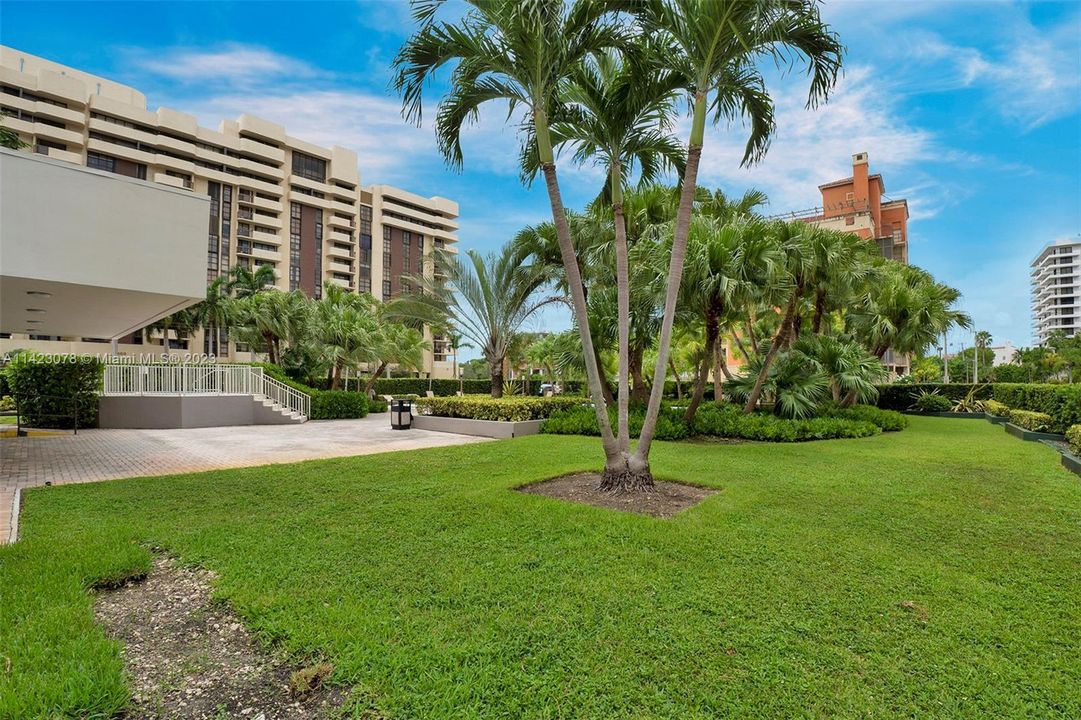 Recently Sold: $448,555 (2 beds, 1 baths, 899 Square Feet)