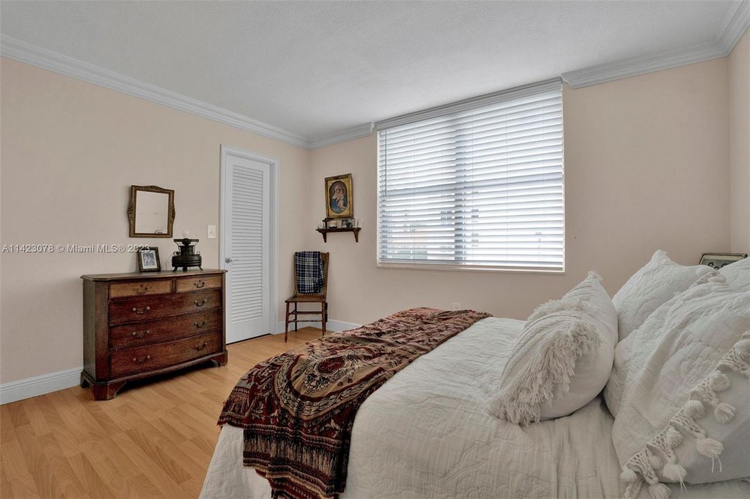 Recently Sold: $448,555 (2 beds, 1 baths, 899 Square Feet)