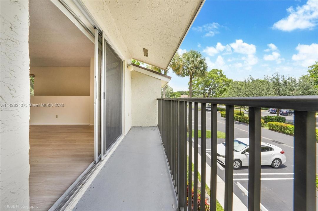 Recently Rented: $2,100 (2 beds, 2 baths, 1090 Square Feet)