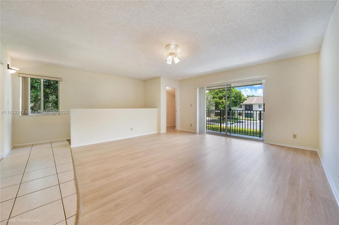 Recently Rented: $2,100 (2 beds, 2 baths, 1090 Square Feet)