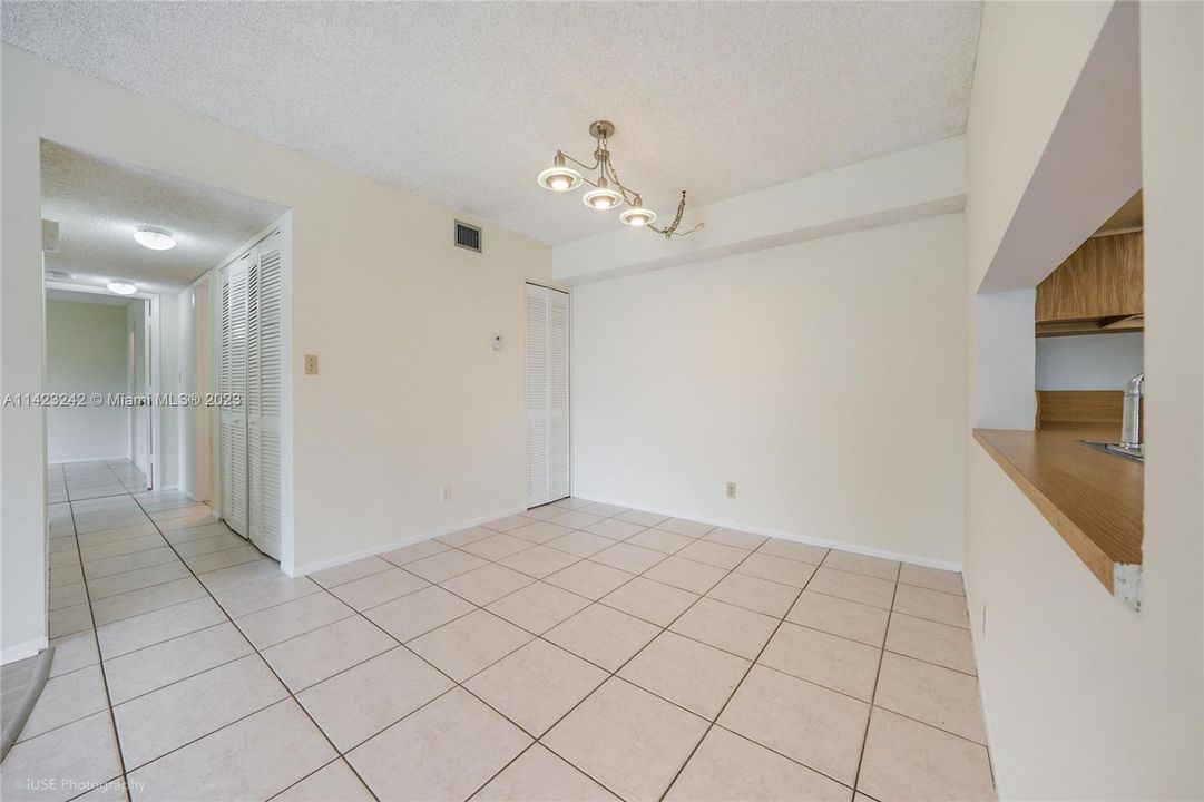 Recently Rented: $2,100 (2 beds, 2 baths, 1090 Square Feet)