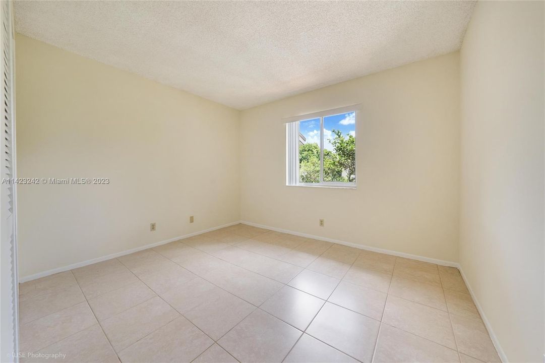 Recently Rented: $2,100 (2 beds, 2 baths, 1090 Square Feet)