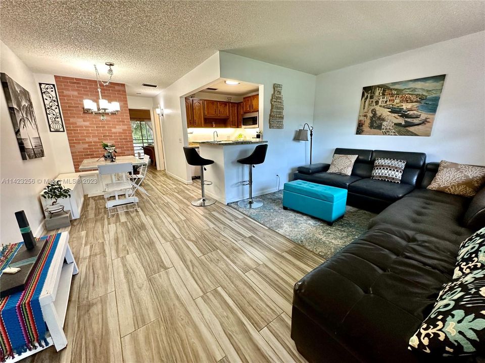 Recently Sold: $134,900 (1 beds, 1 baths, 680 Square Feet)