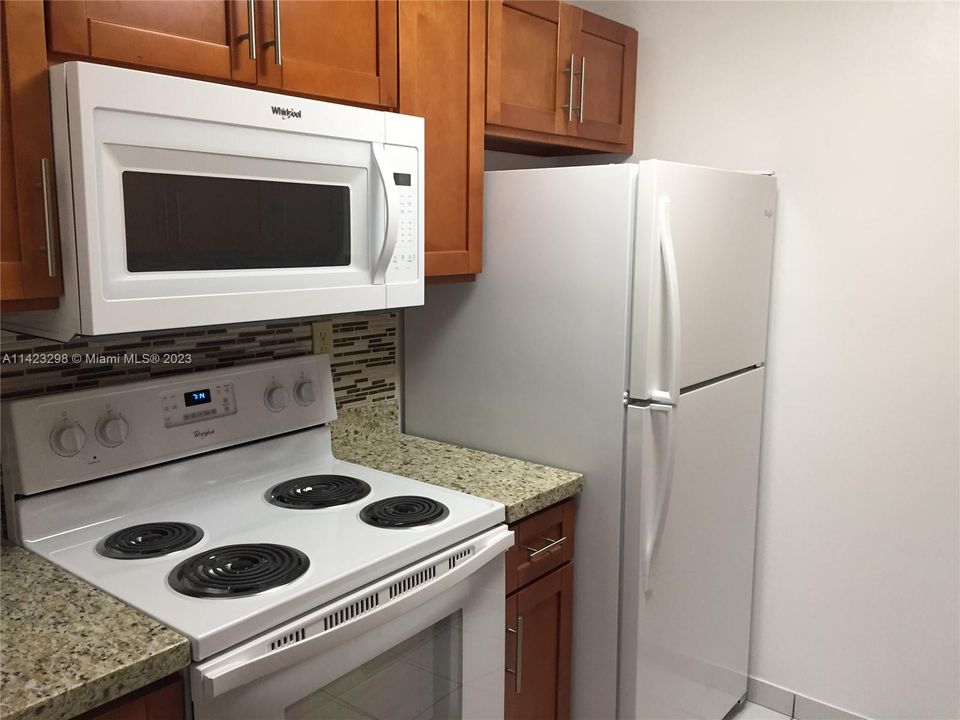 Recently Rented: $1,950 (1 beds, 1 baths, 709 Square Feet)