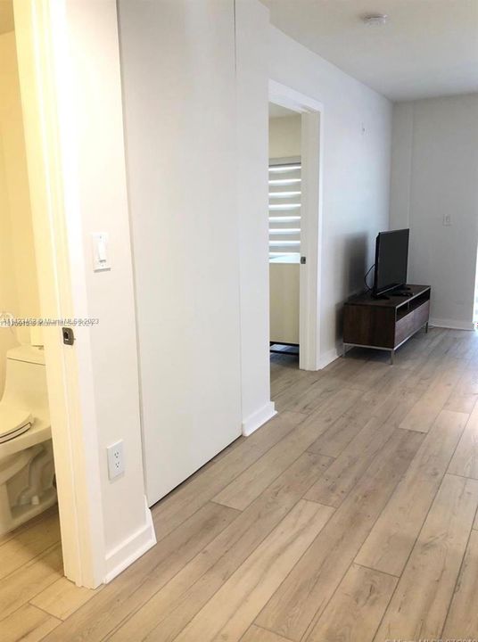 Recently Sold: $410,000 (1 beds, 0 baths, 560 Square Feet)