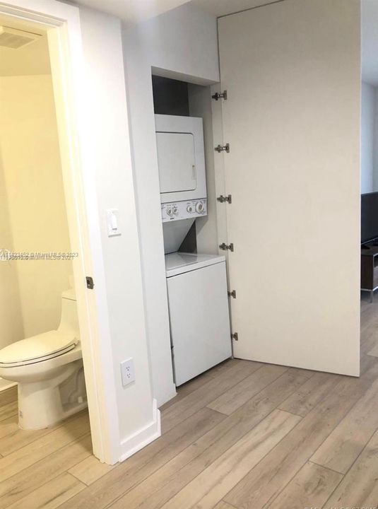 Recently Sold: $410,000 (1 beds, 0 baths, 560 Square Feet)