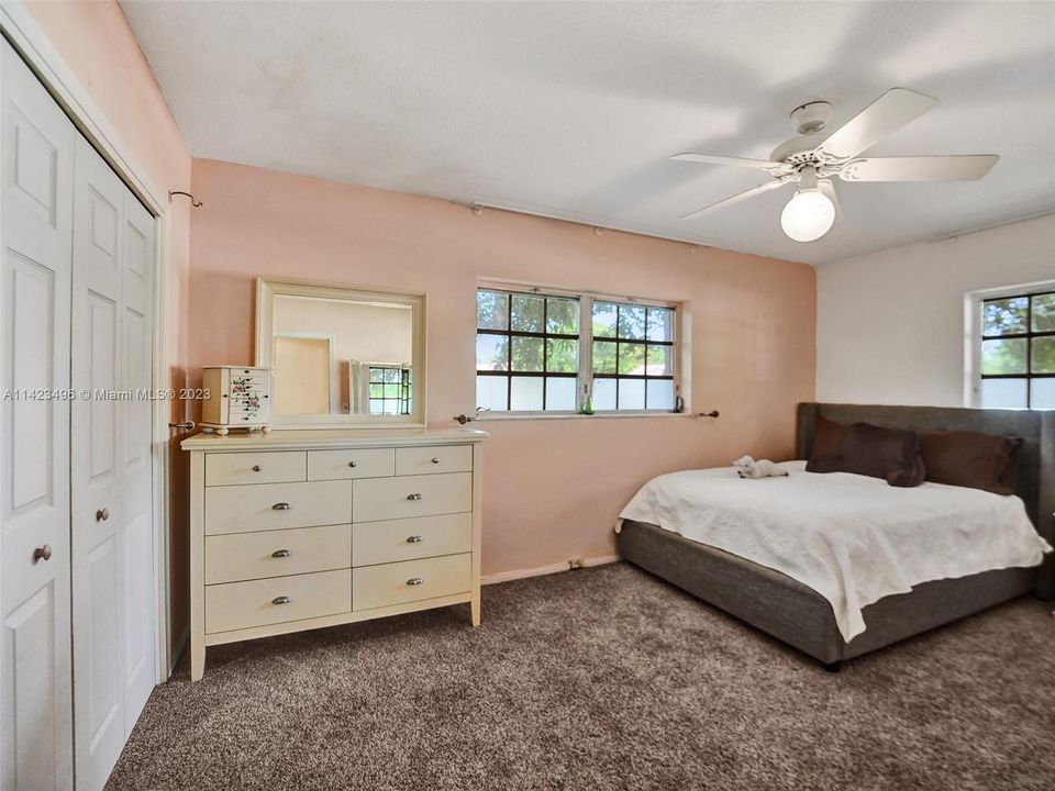 Recently Sold: $769,900 (4 beds, 3 baths, 2694 Square Feet)