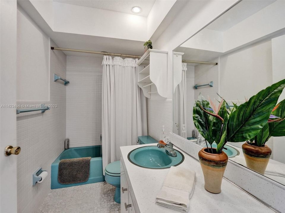 Recently Sold: $769,900 (4 beds, 3 baths, 2694 Square Feet)