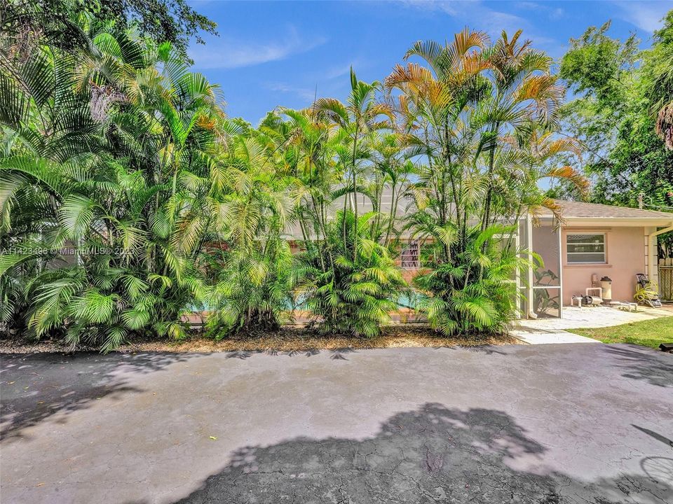 Recently Sold: $769,900 (4 beds, 3 baths, 2694 Square Feet)