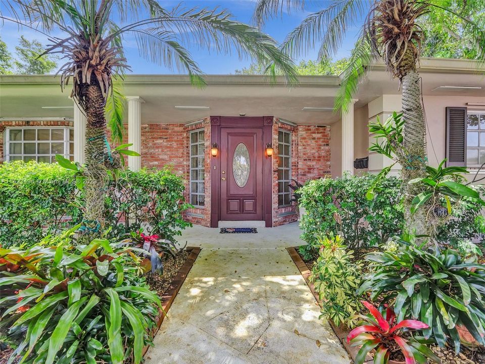 Recently Sold: $769,900 (4 beds, 3 baths, 2694 Square Feet)