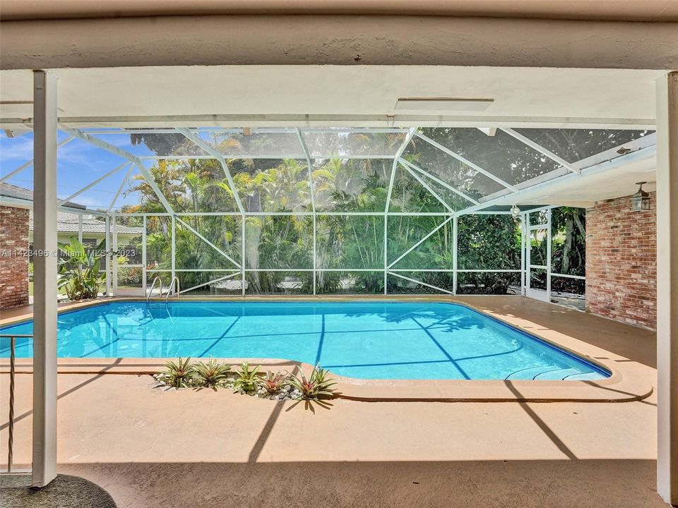 Recently Sold: $769,900 (4 beds, 3 baths, 2694 Square Feet)