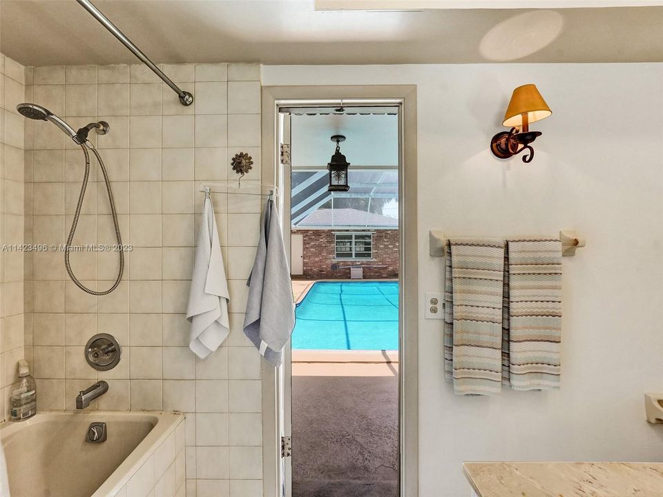 Recently Sold: $769,900 (4 beds, 3 baths, 2694 Square Feet)