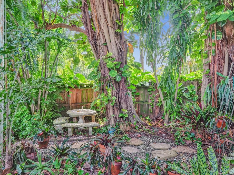 Recently Sold: $769,900 (4 beds, 3 baths, 2694 Square Feet)