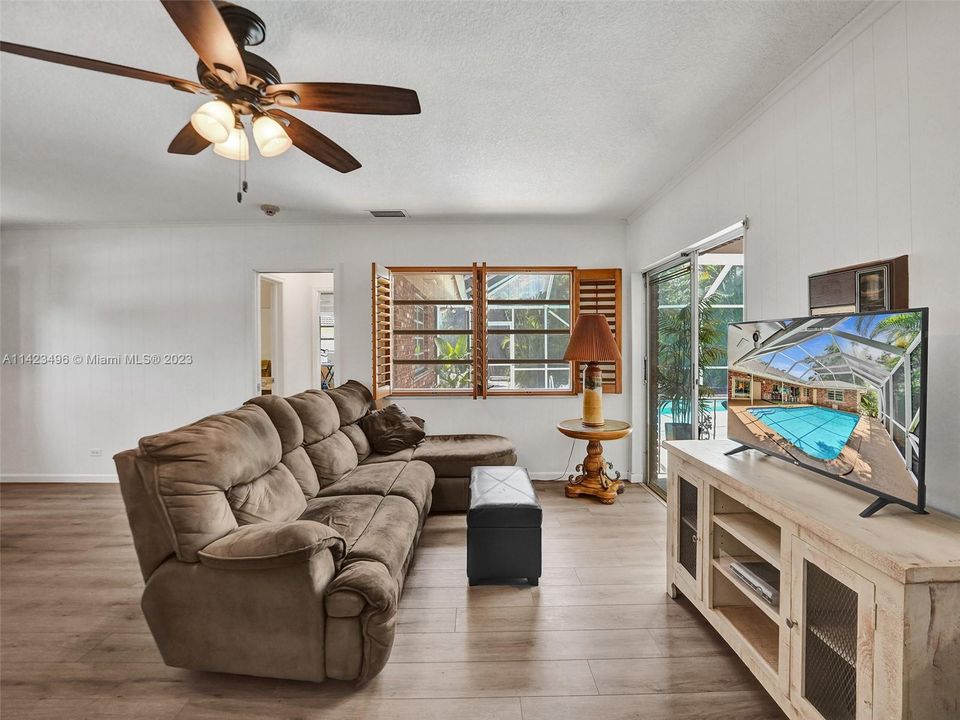 Recently Sold: $769,900 (4 beds, 3 baths, 2694 Square Feet)